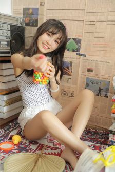 两个小孩去甄姬家玩耍